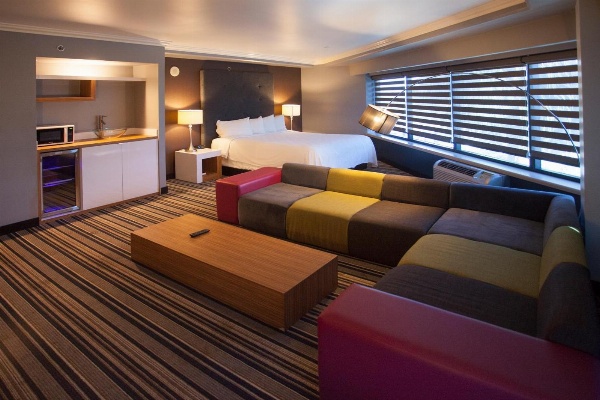 Hotel Huntington Beach image 7